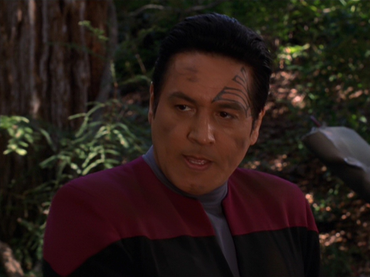 extant_StarTrek_VOY_7x22-NaturalLaw_2563.jpg