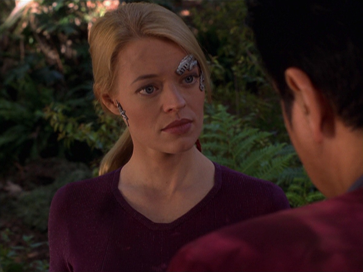 extant_StarTrek_VOY_7x22-NaturalLaw_2576.jpg