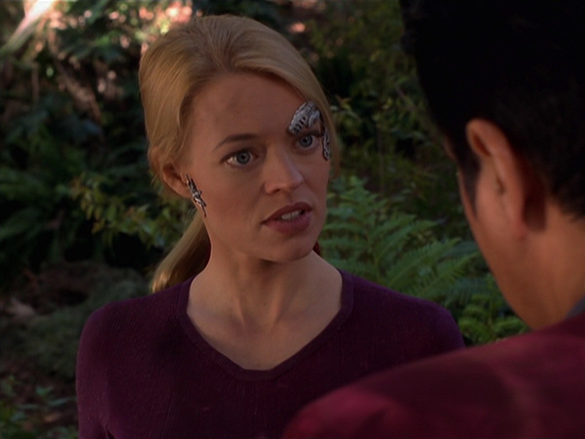 extant_StarTrek_VOY_7x22-NaturalLaw_2578.jpg