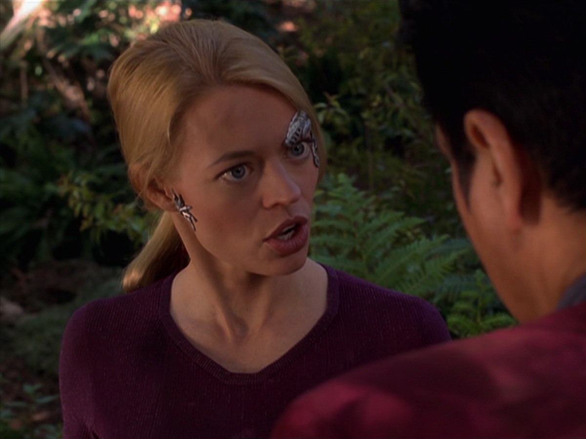 extant_StarTrek_VOY_7x22-NaturalLaw_2588.jpg