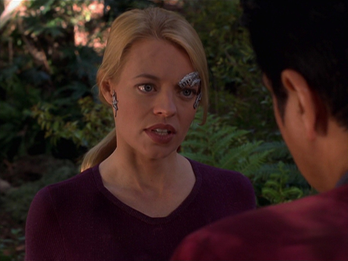 extant_StarTrek_VOY_7x22-NaturalLaw_2599.jpg