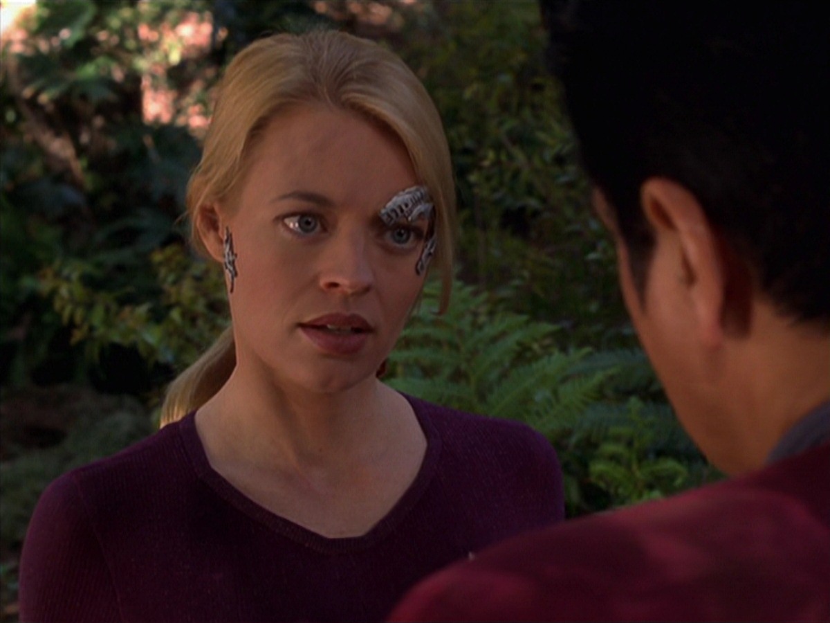 extant_StarTrek_VOY_7x22-NaturalLaw_2602.jpg