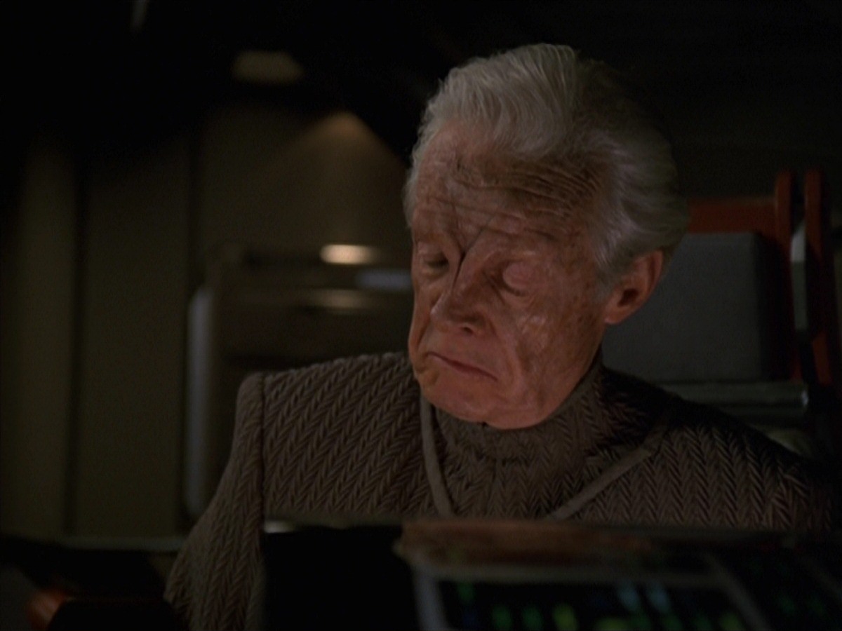 extant_StarTrek_VOY_7x22-NaturalLaw_2629.jpg
