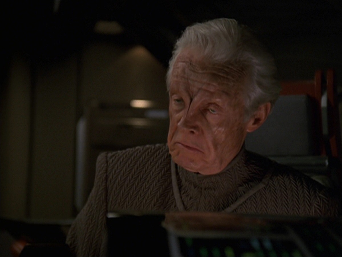 extant_StarTrek_VOY_7x22-NaturalLaw_2630.jpg