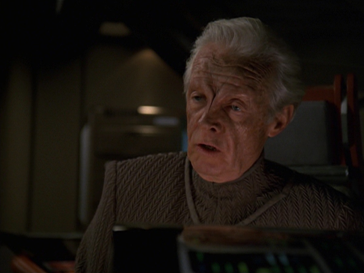 extant_StarTrek_VOY_7x22-NaturalLaw_2635.jpg