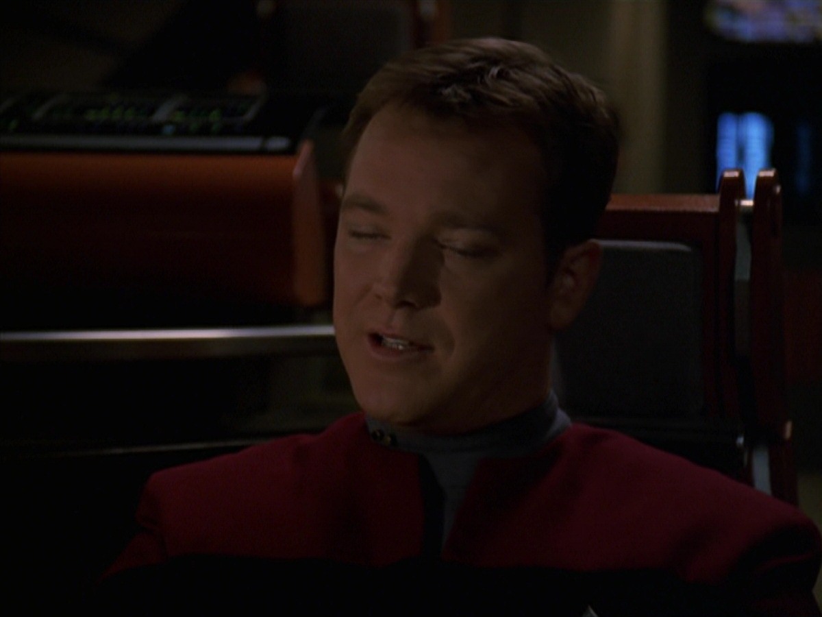 extant_StarTrek_VOY_7x22-NaturalLaw_2641.jpg