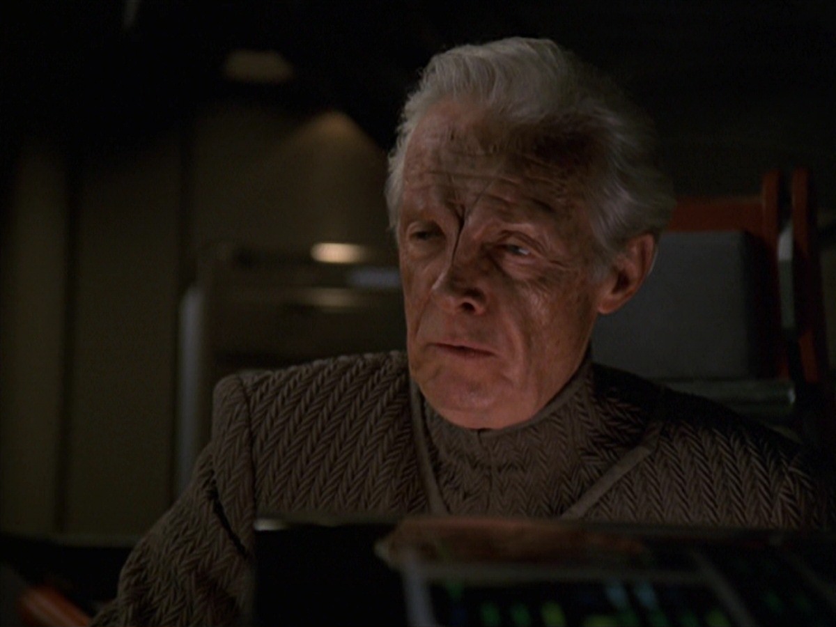 extant_StarTrek_VOY_7x22-NaturalLaw_2659.jpg
