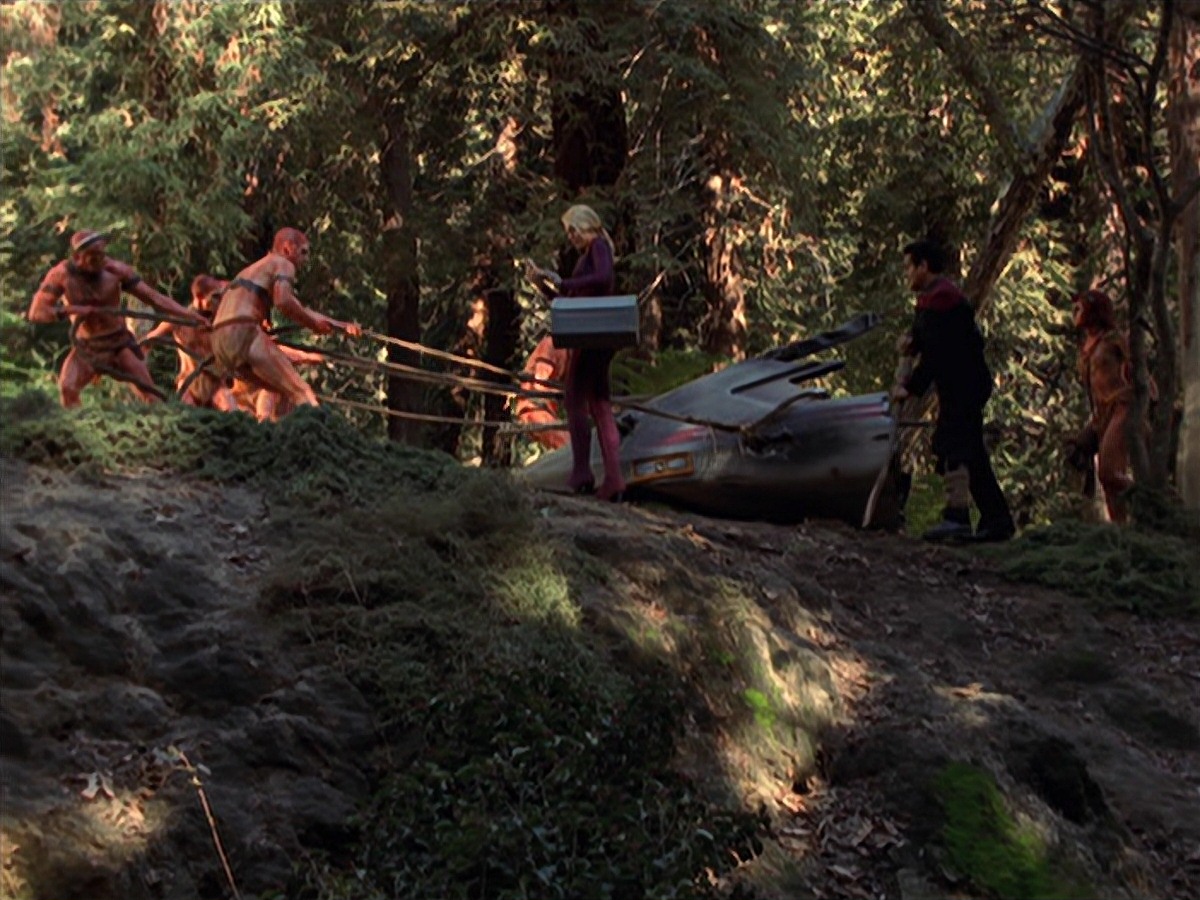 extant_StarTrek_VOY_7x22-NaturalLaw_2672.jpg