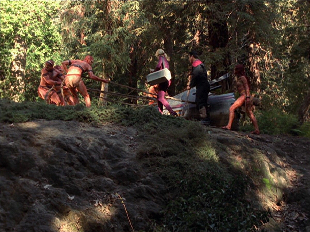 extant_StarTrek_VOY_7x22-NaturalLaw_2677.jpg