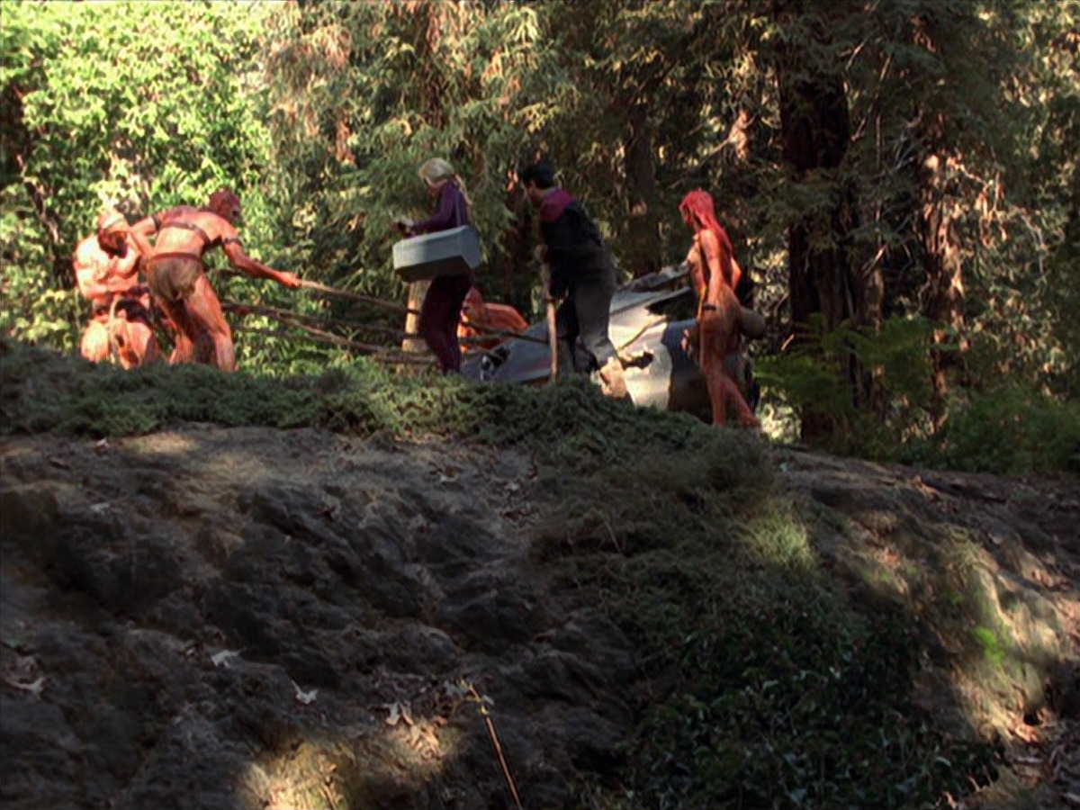 extant_StarTrek_VOY_7x22-NaturalLaw_2680.jpg