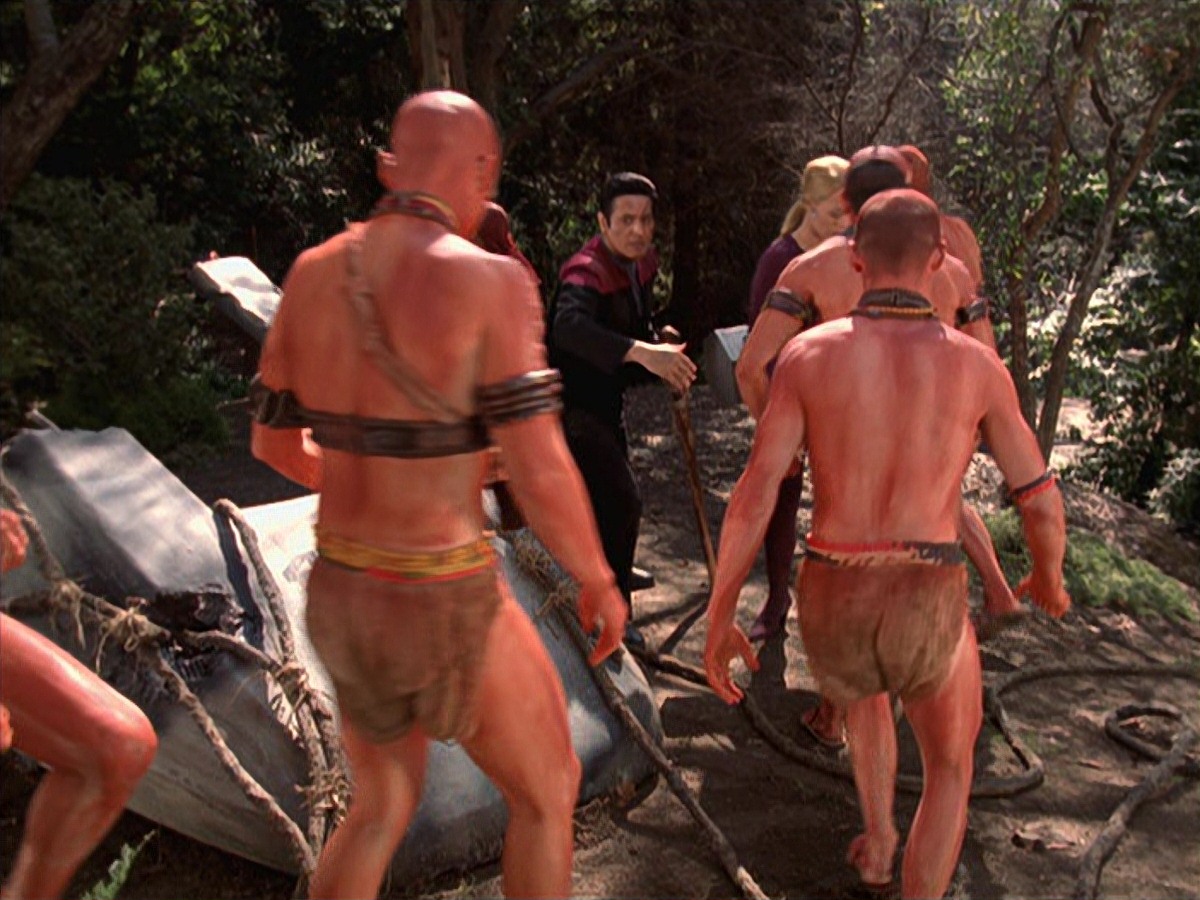 extant_StarTrek_VOY_7x22-NaturalLaw_2690.jpg