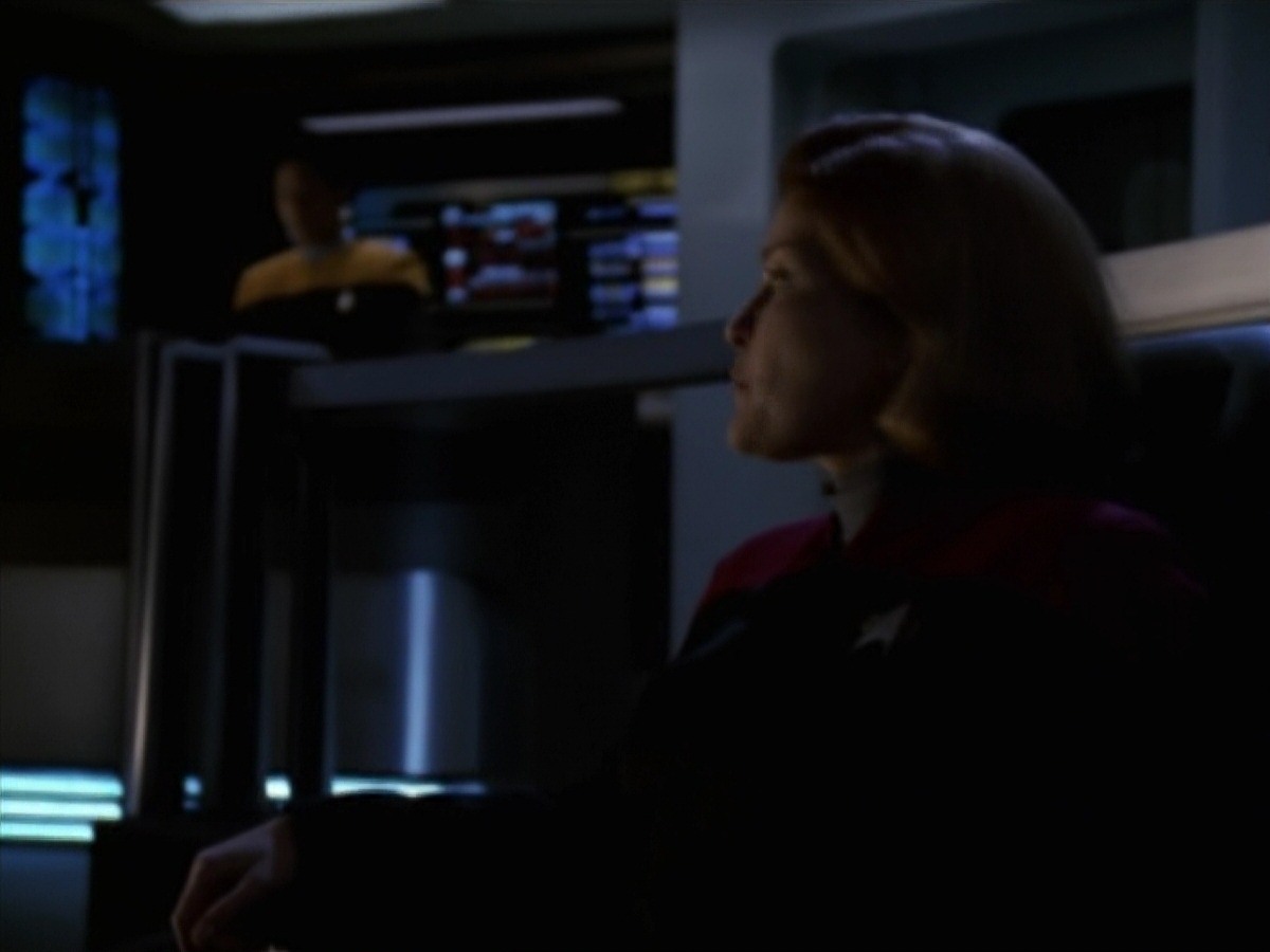extant_StarTrek_VOY_7x22-NaturalLaw_2722.jpg