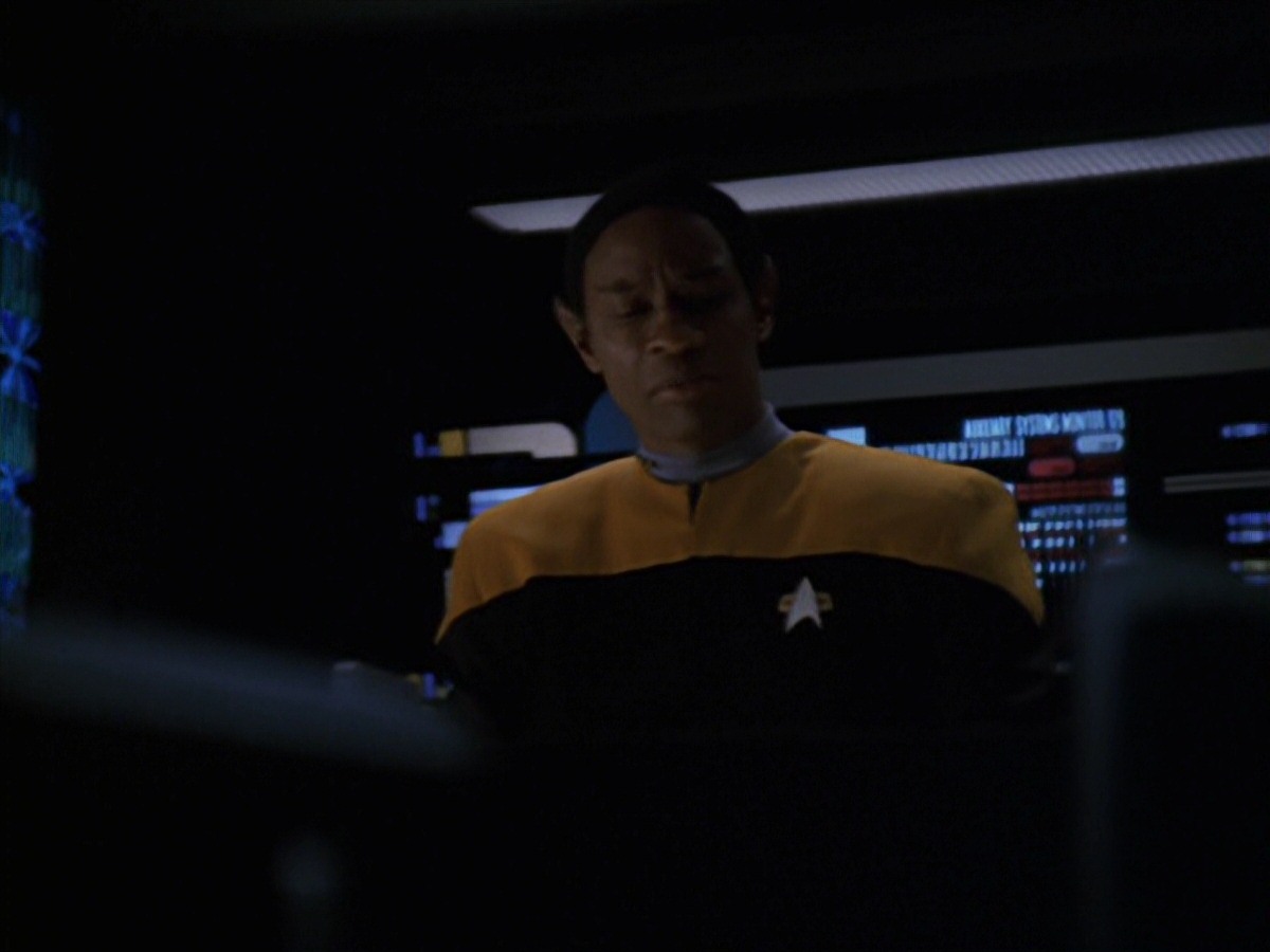 extant_StarTrek_VOY_7x22-NaturalLaw_2726.jpg
