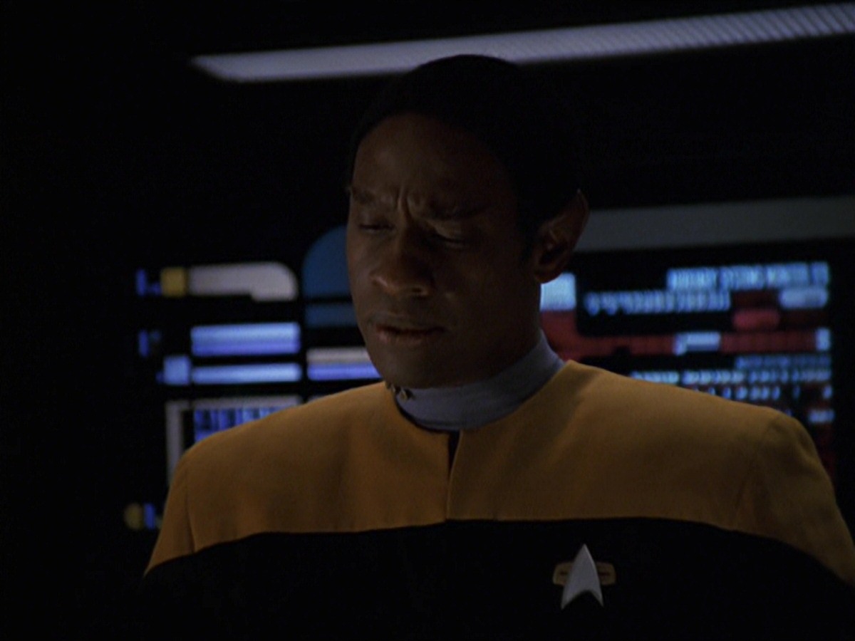 extant_StarTrek_VOY_7x22-NaturalLaw_2736.jpg