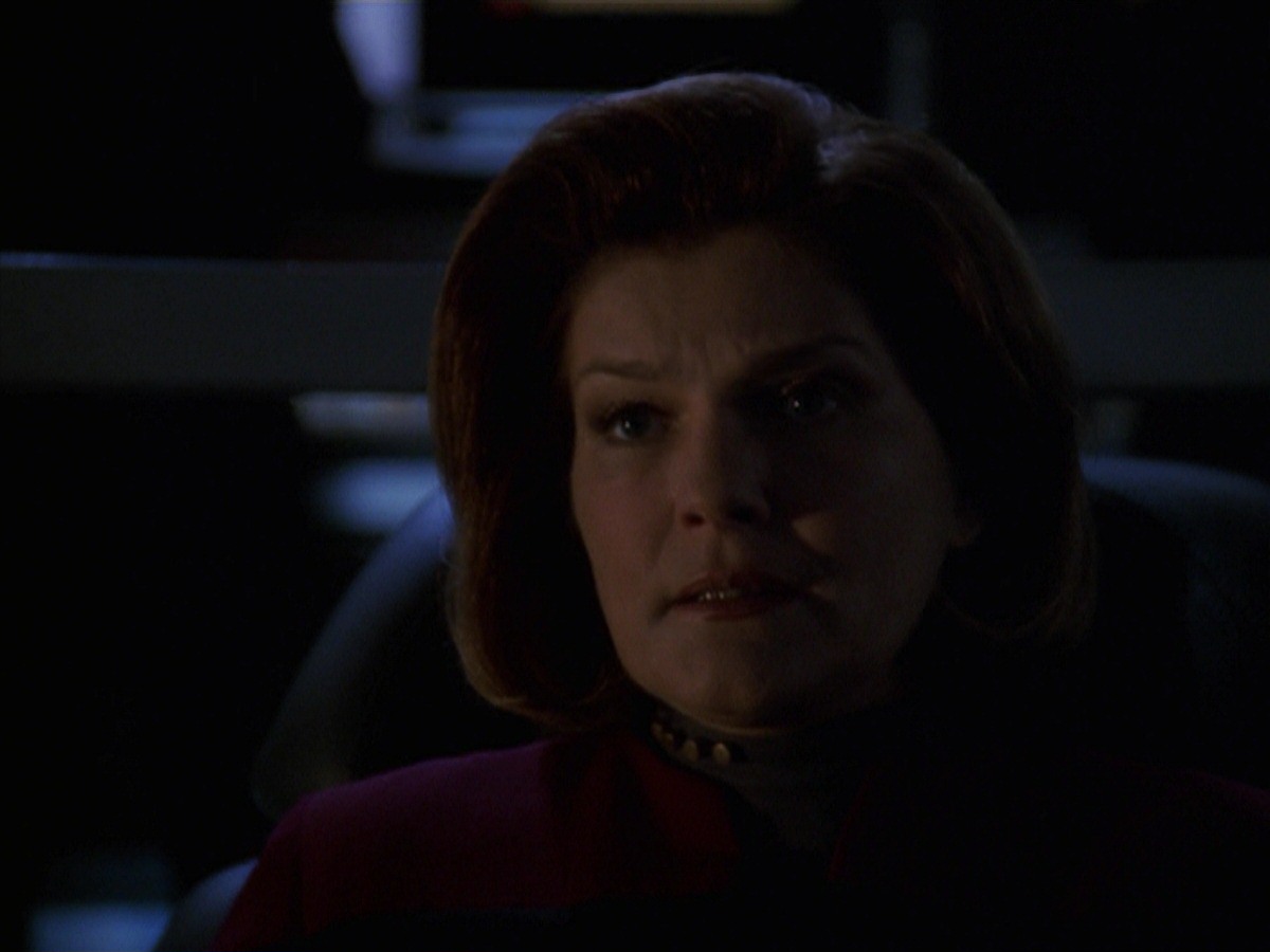 extant_StarTrek_VOY_7x22-NaturalLaw_2760.jpg