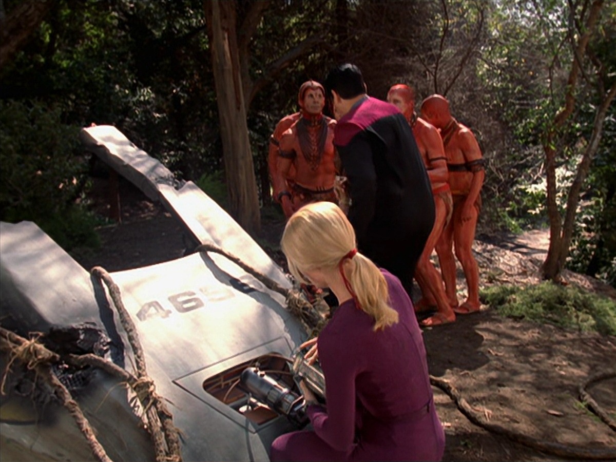extant_StarTrek_VOY_7x22-NaturalLaw_2782.jpg