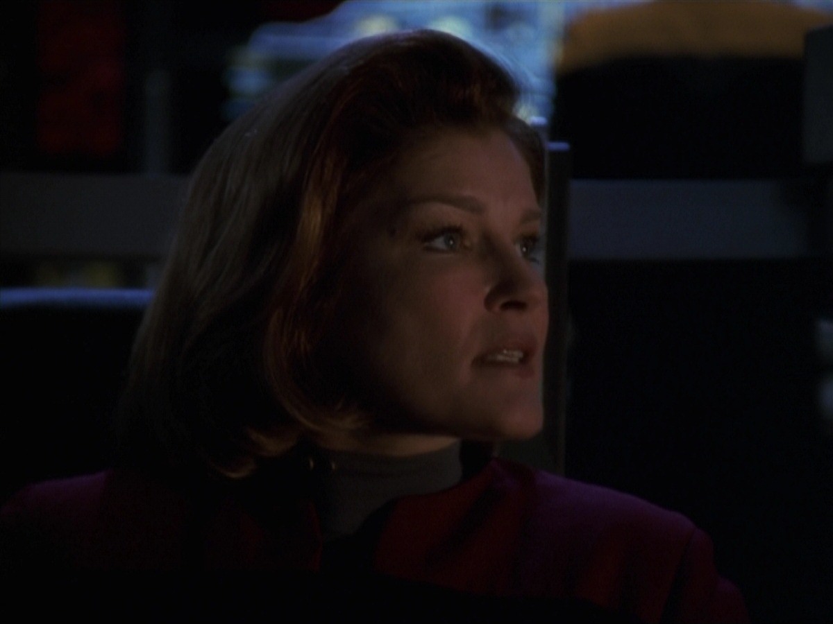 extant_StarTrek_VOY_7x22-NaturalLaw_2830.jpg