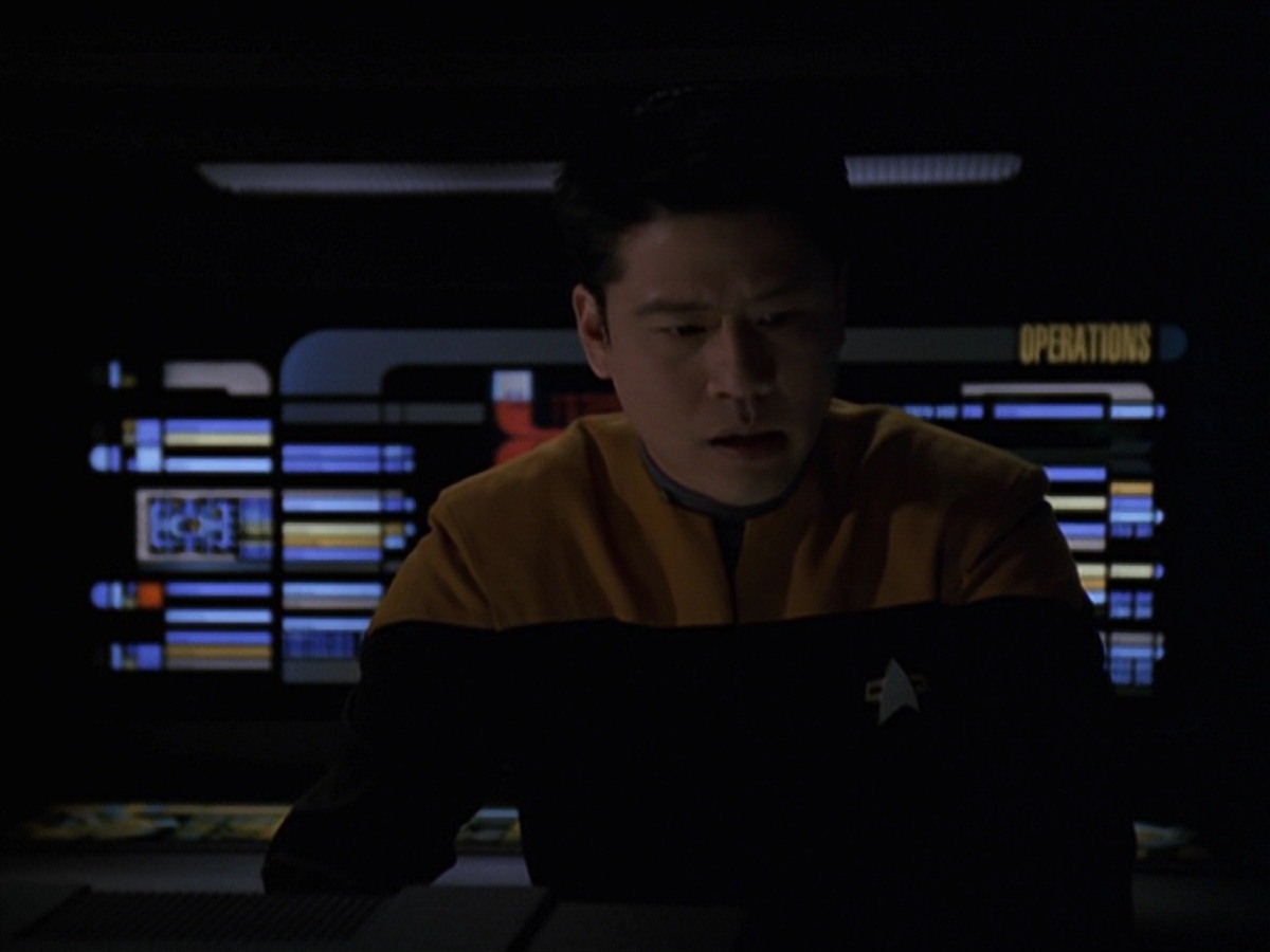 extant_StarTrek_VOY_7x22-NaturalLaw_2832.jpg