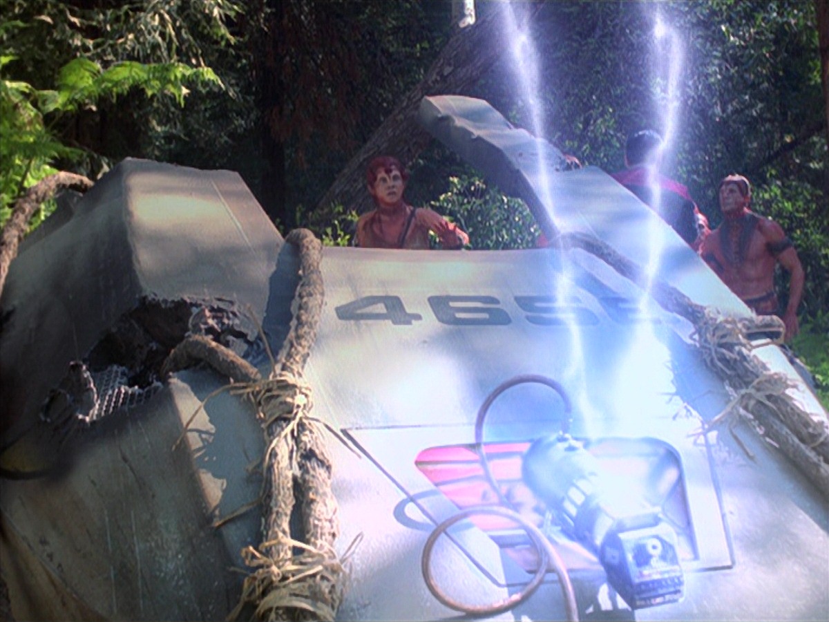 extant_StarTrek_VOY_7x22-NaturalLaw_2837.jpg