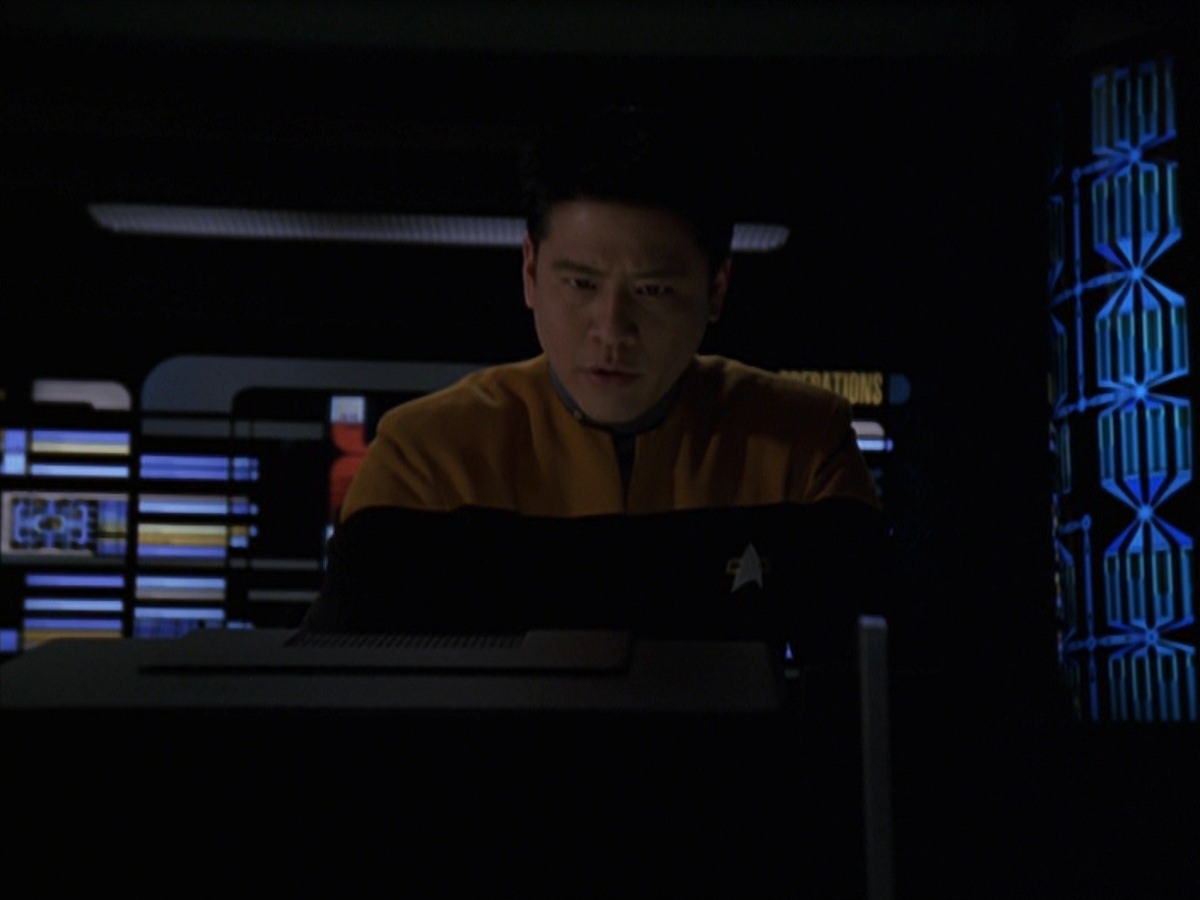 extant_StarTrek_VOY_7x22-NaturalLaw_2854.jpg