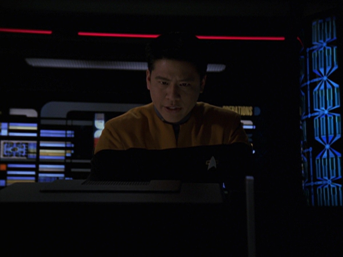 extant_StarTrek_VOY_7x22-NaturalLaw_2856.jpg