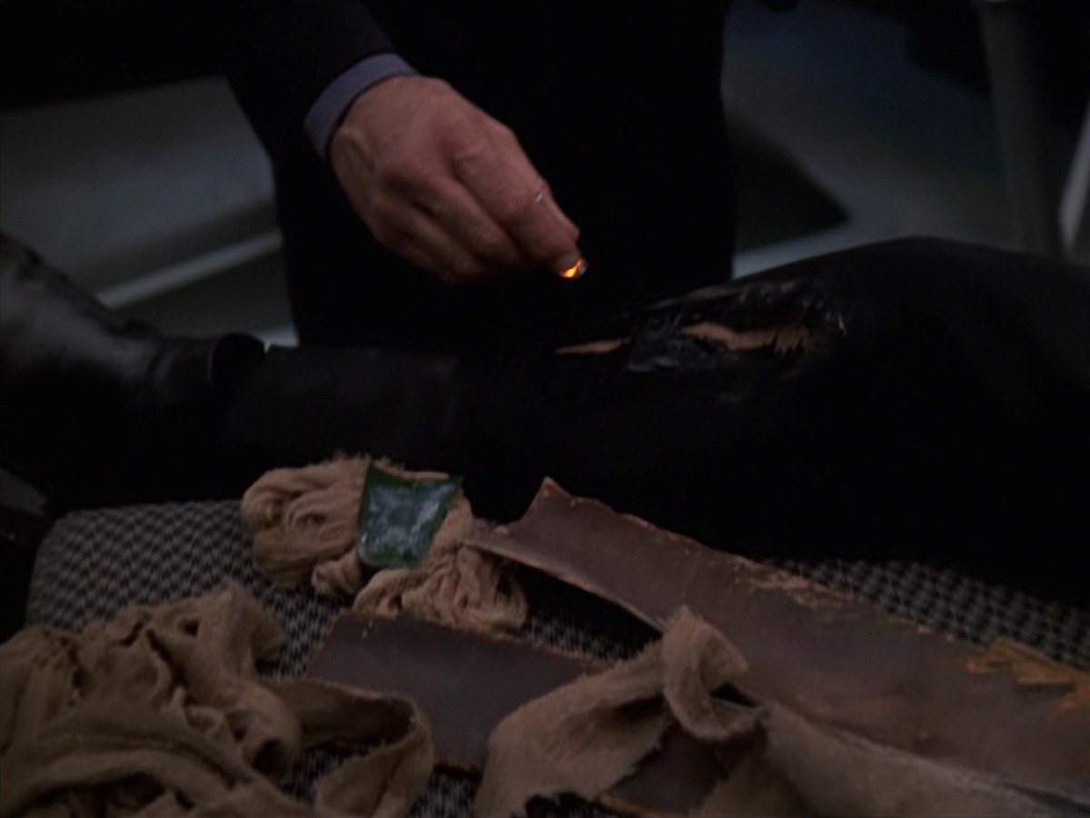 extant_StarTrek_VOY_7x22-NaturalLaw_2901.jpg