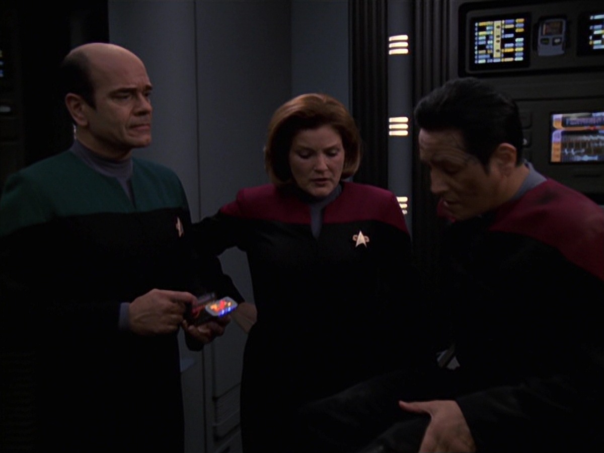 extant_StarTrek_VOY_7x22-NaturalLaw_2915.jpg