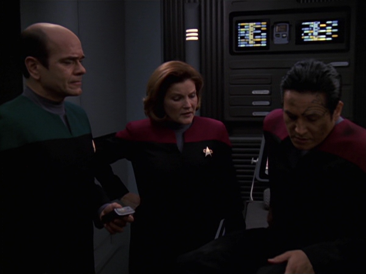 extant_StarTrek_VOY_7x22-NaturalLaw_2917.jpg