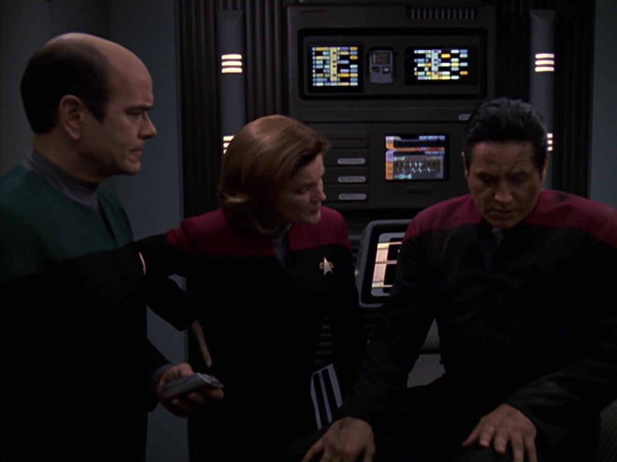 extant_StarTrek_VOY_7x22-NaturalLaw_2919.jpg