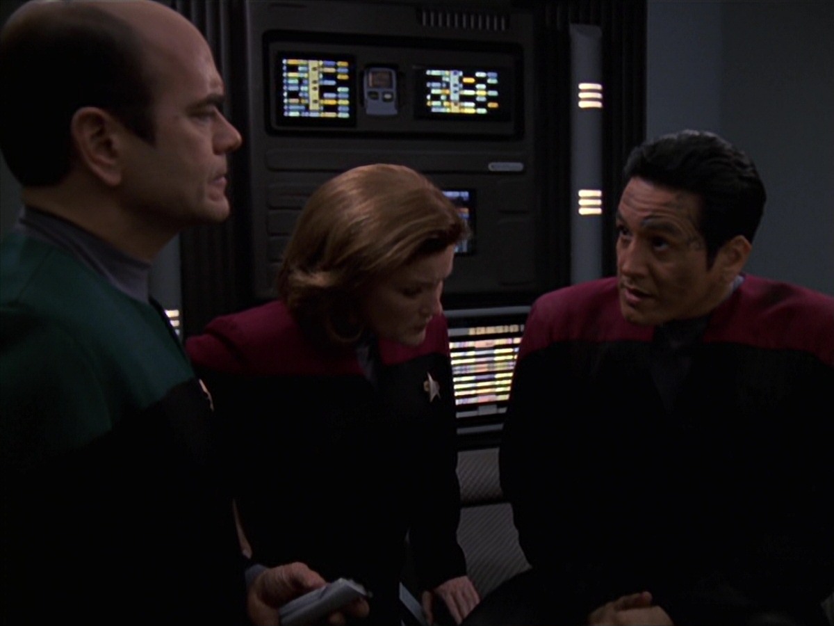 extant_StarTrek_VOY_7x22-NaturalLaw_2922.jpg