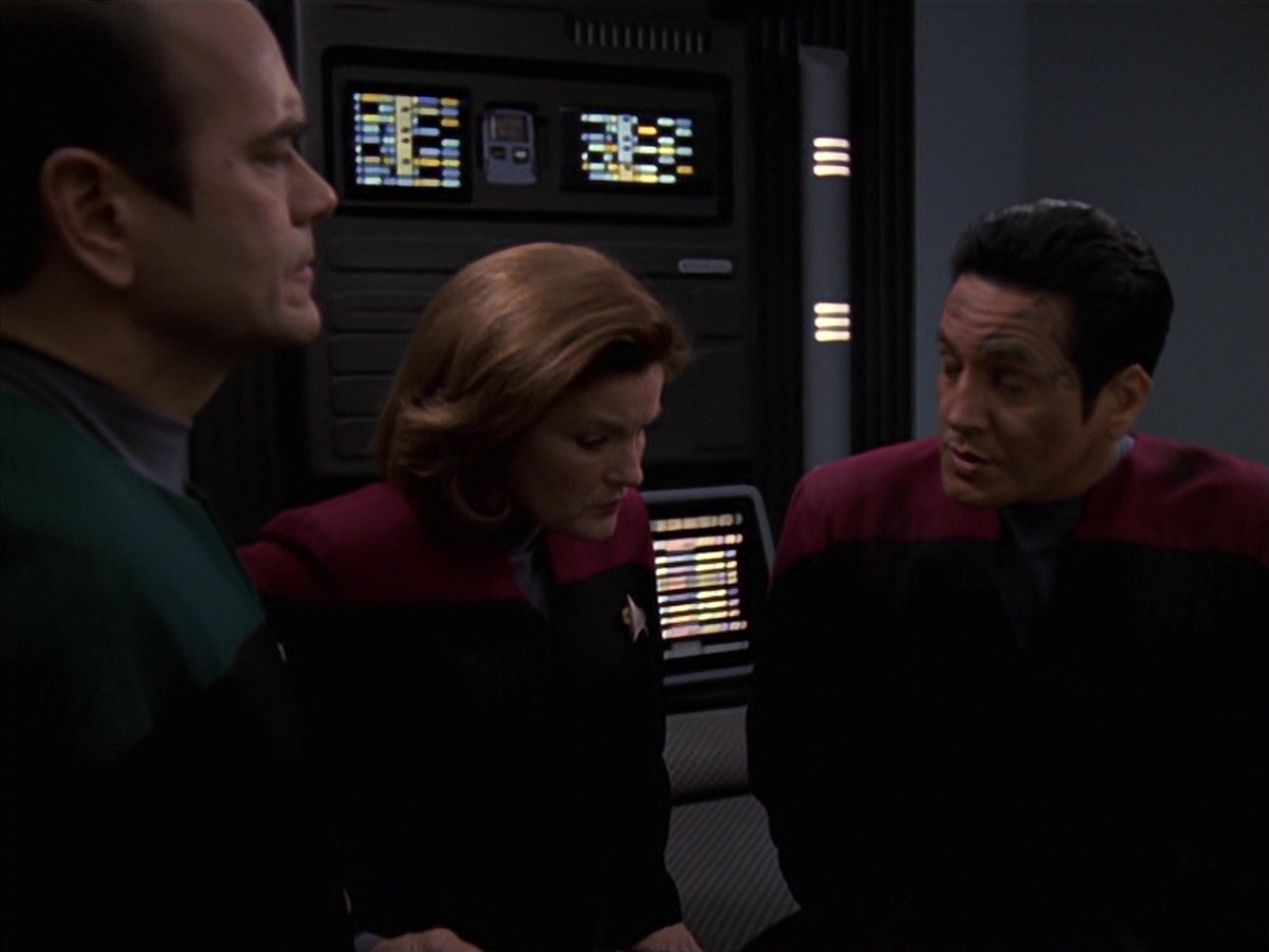 extant_StarTrek_VOY_7x22-NaturalLaw_2923.jpg