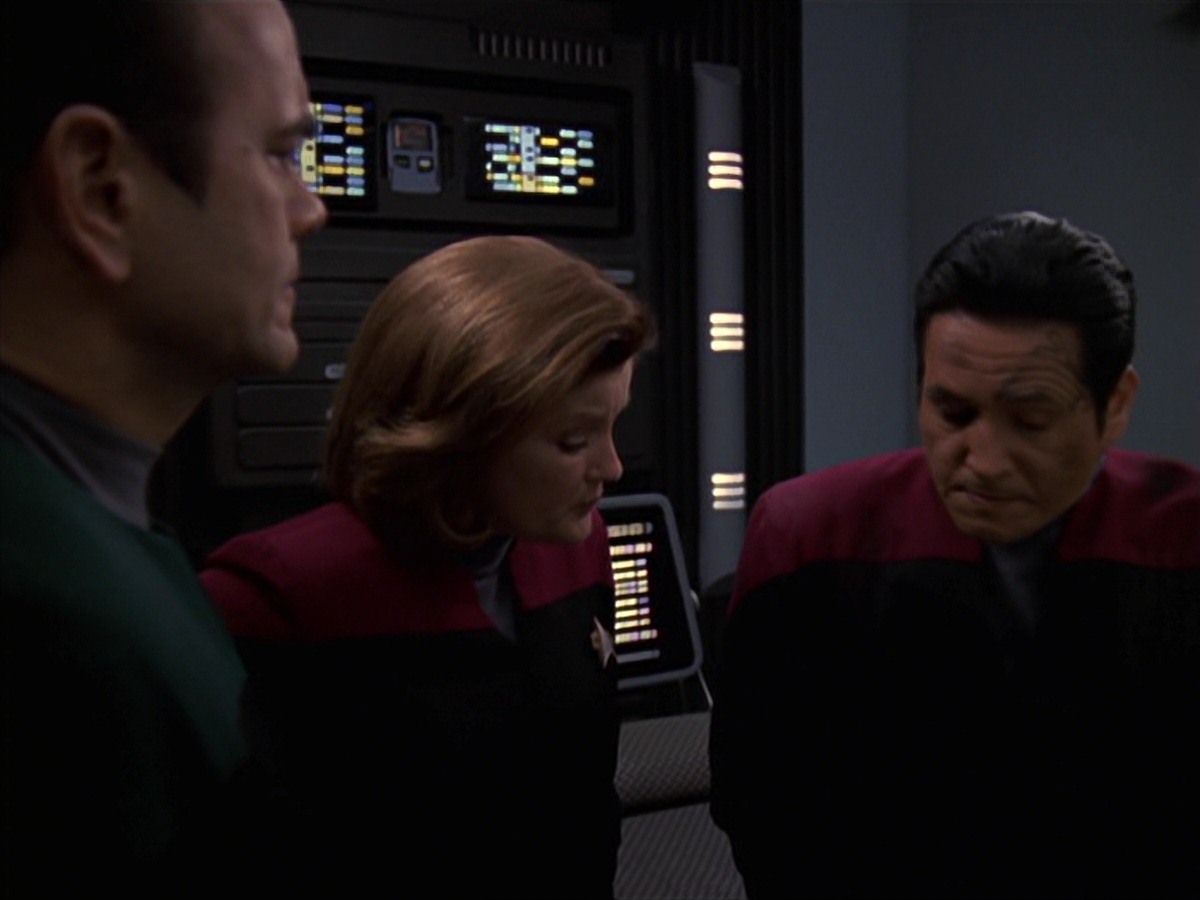 extant_StarTrek_VOY_7x22-NaturalLaw_2925.jpg