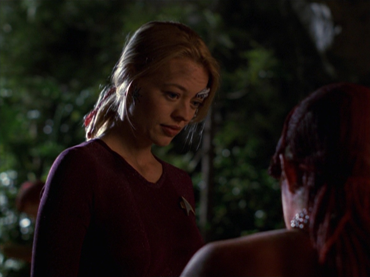 extant_StarTrek_VOY_7x22-NaturalLaw_2955.jpg