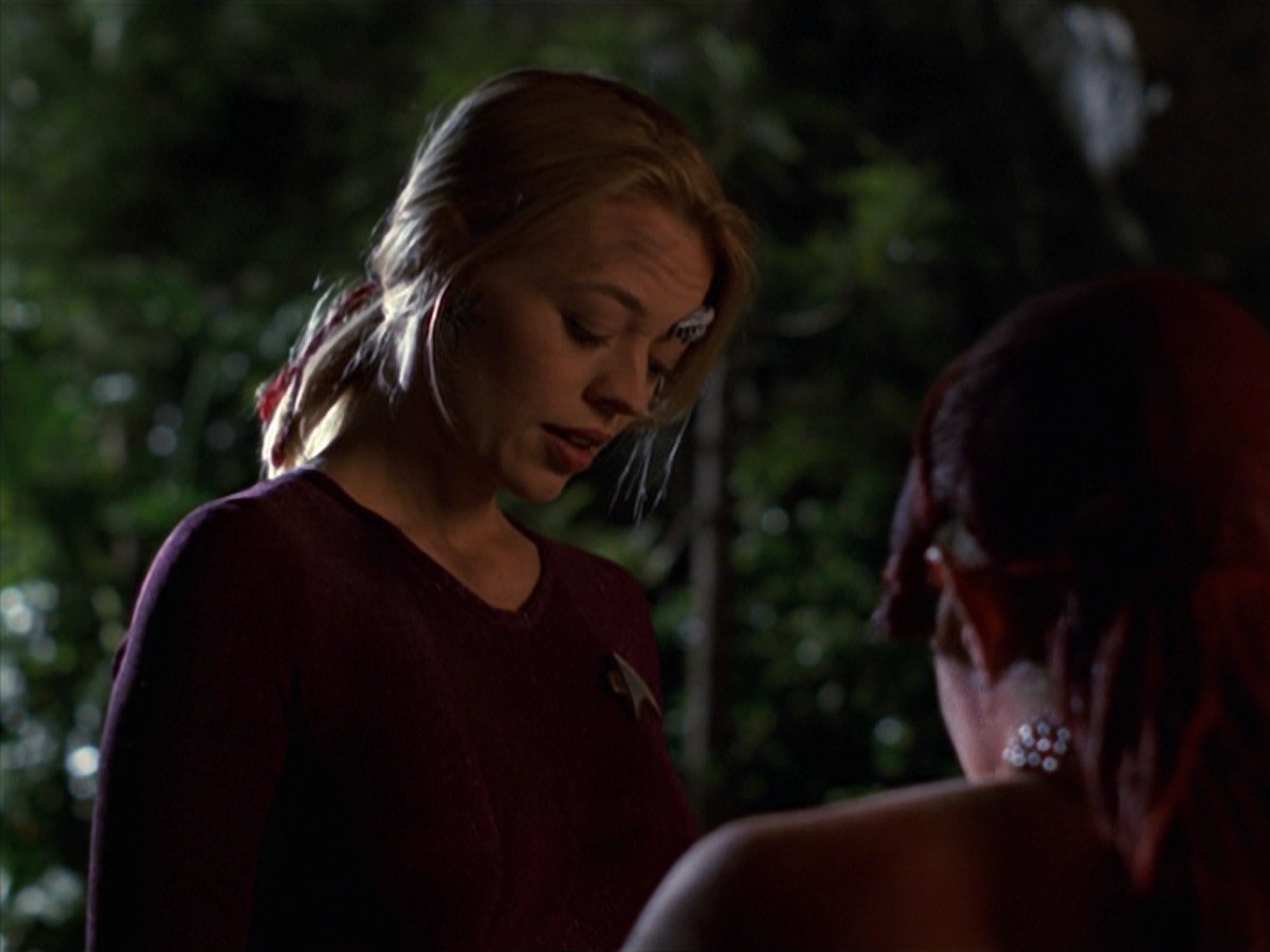 extant_StarTrek_VOY_7x22-NaturalLaw_2965.jpg