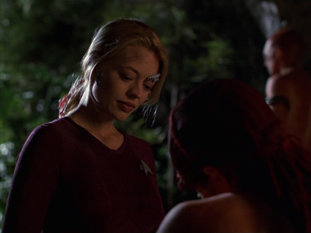extant_StarTrek_VOY_7x22-NaturalLaw_2967.jpg