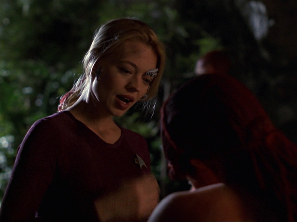 extant_StarTrek_VOY_7x22-NaturalLaw_2968.jpg