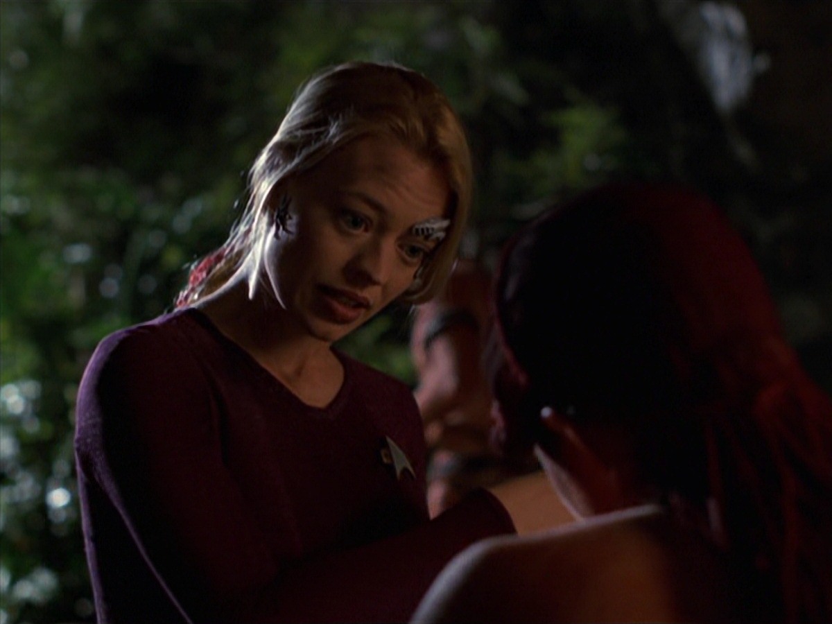 extant_StarTrek_VOY_7x22-NaturalLaw_2969.jpg