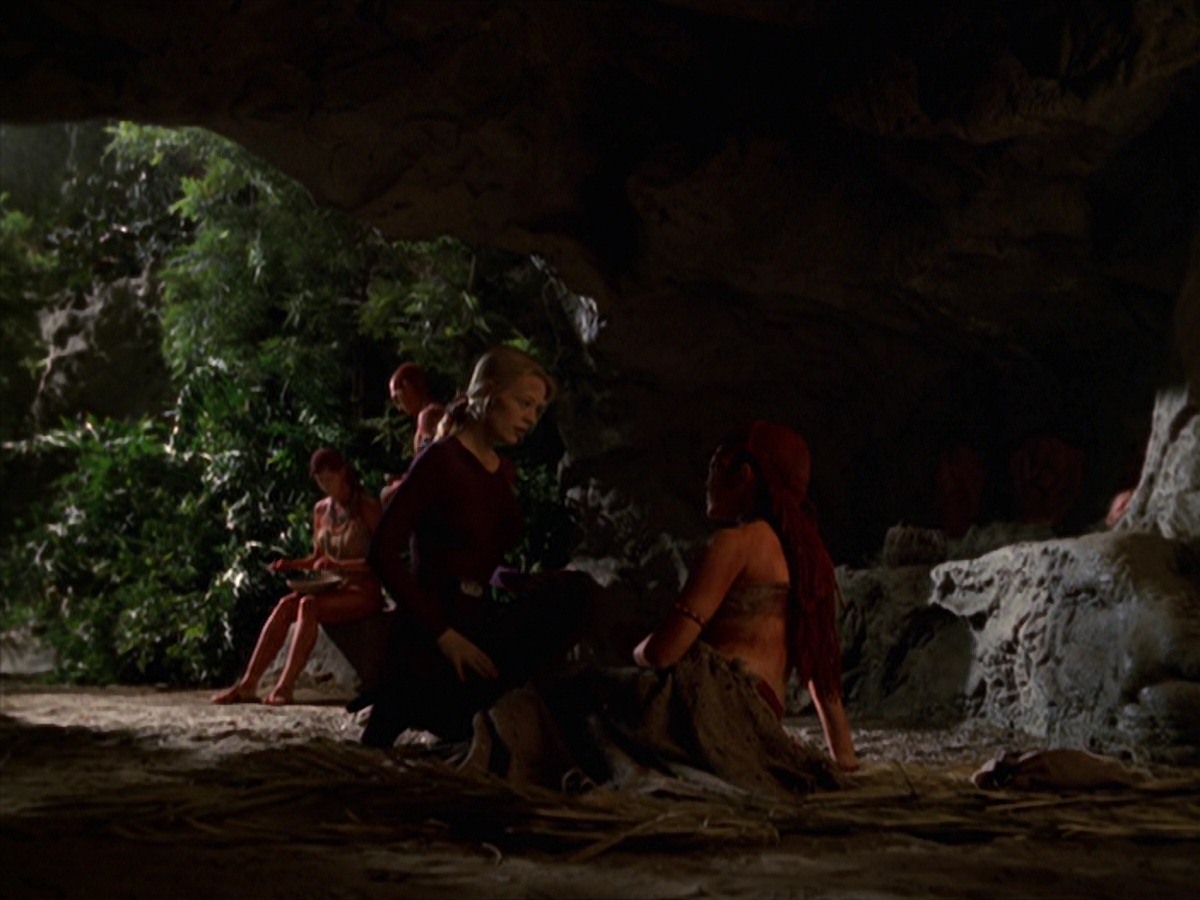 extant_StarTrek_VOY_7x22-NaturalLaw_2970.jpg