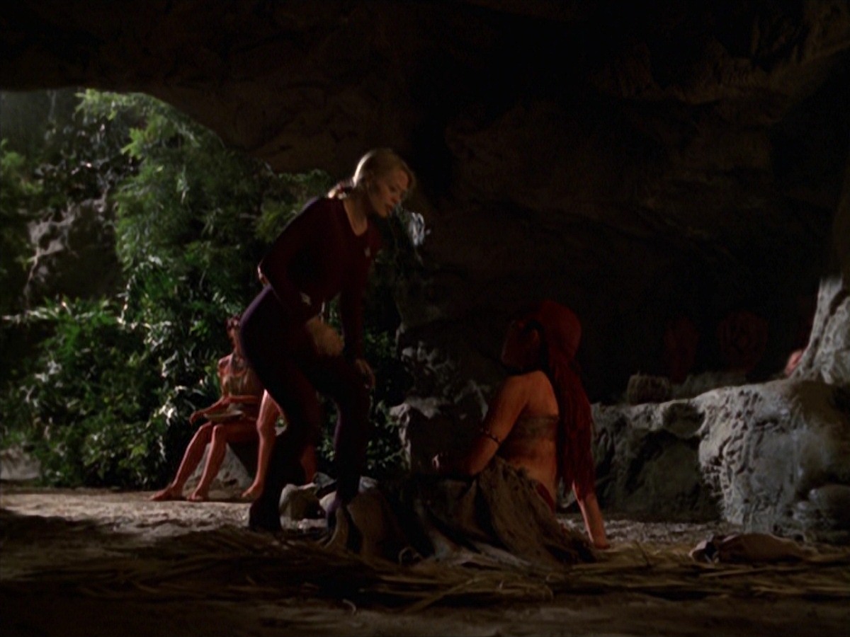 extant_StarTrek_VOY_7x22-NaturalLaw_2971.jpg