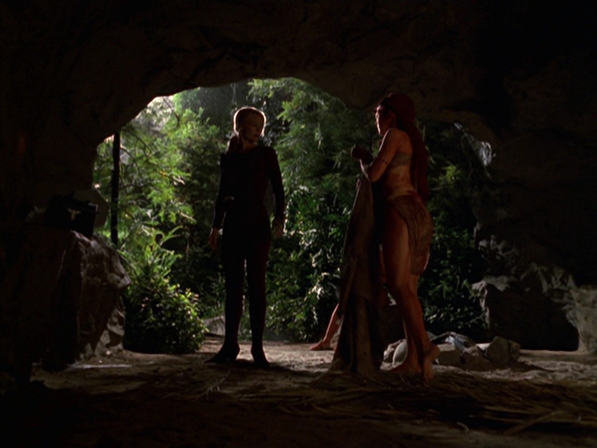 extant_StarTrek_VOY_7x22-NaturalLaw_2987.jpg