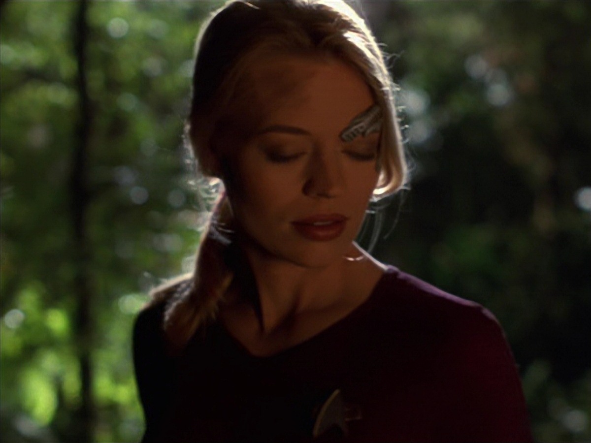 extant_StarTrek_VOY_7x22-NaturalLaw_2992.jpg