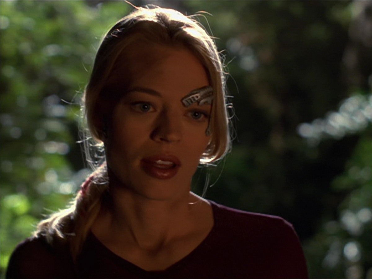 extant_StarTrek_VOY_7x22-NaturalLaw_2994.jpg