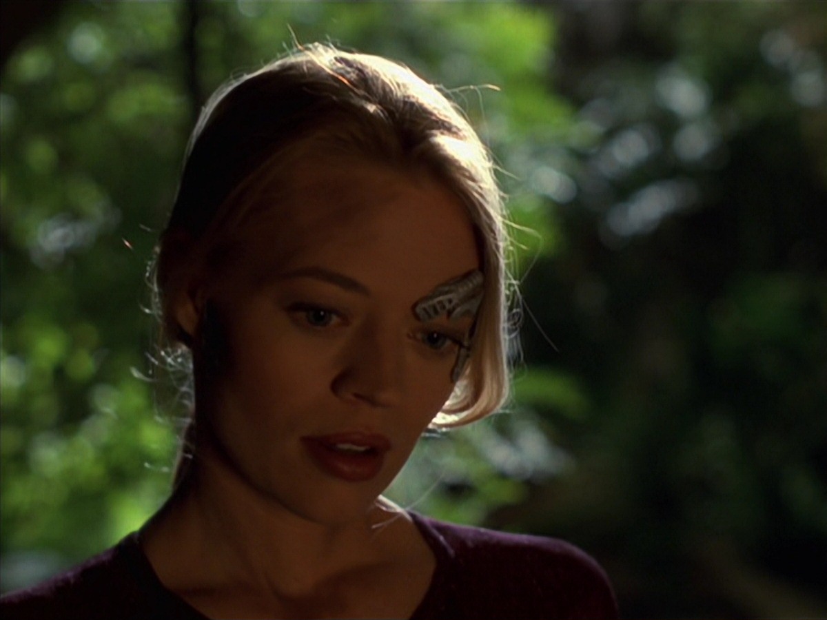 extant_StarTrek_VOY_7x22-NaturalLaw_3020.jpg