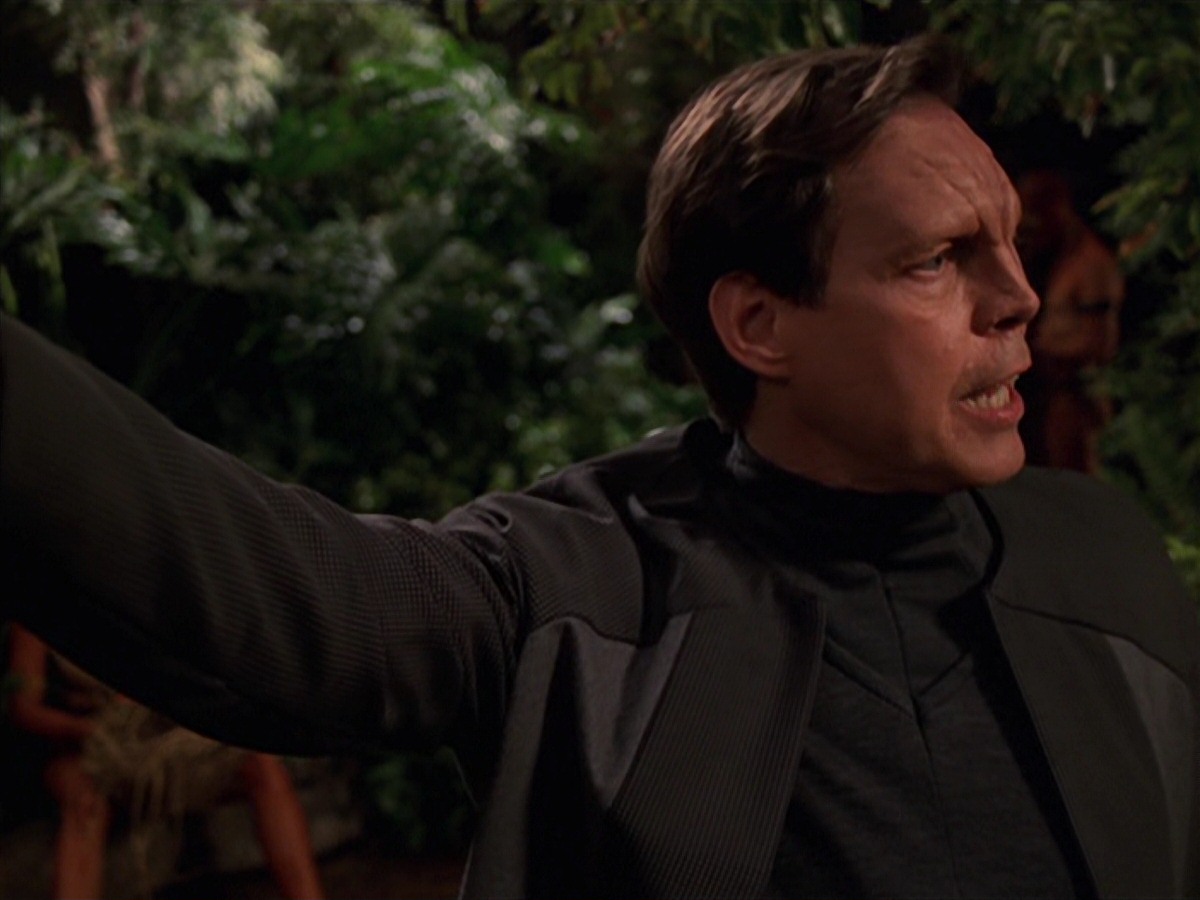 extant_StarTrek_VOY_7x22-NaturalLaw_3026.jpg