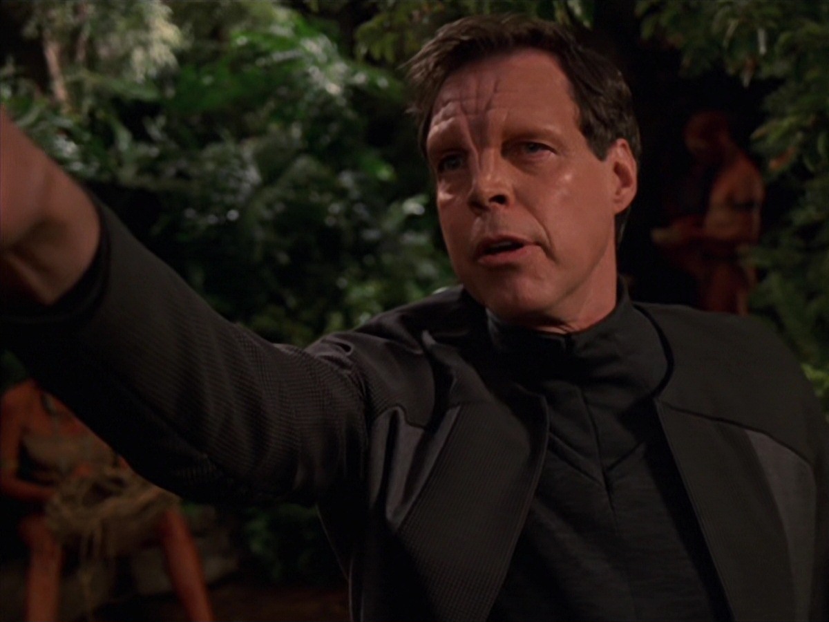 extant_StarTrek_VOY_7x22-NaturalLaw_3027.jpg