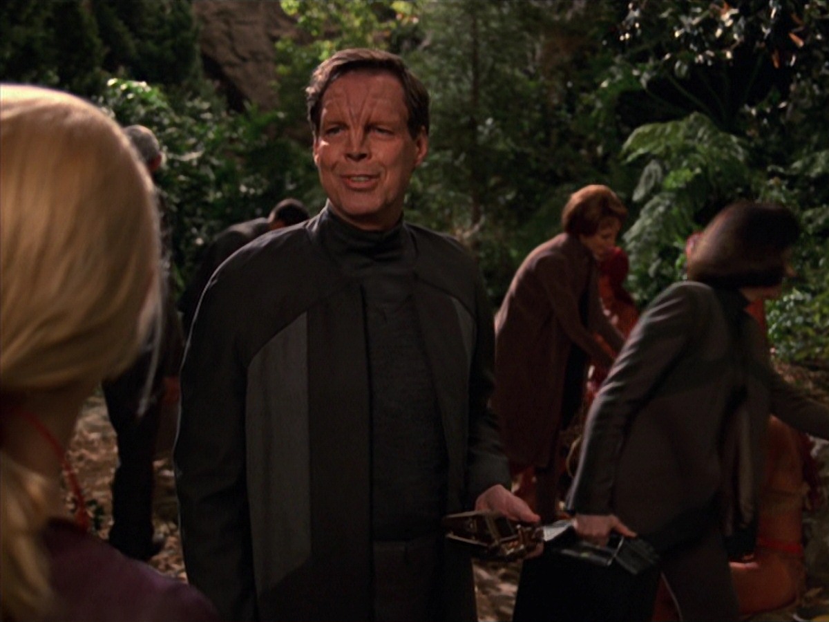 extant_StarTrek_VOY_7x22-NaturalLaw_3032.jpg