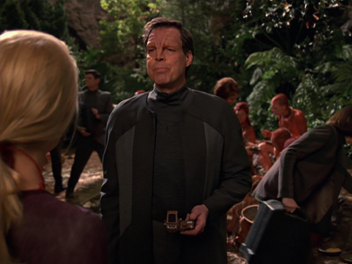 extant_StarTrek_VOY_7x22-NaturalLaw_3036.jpg