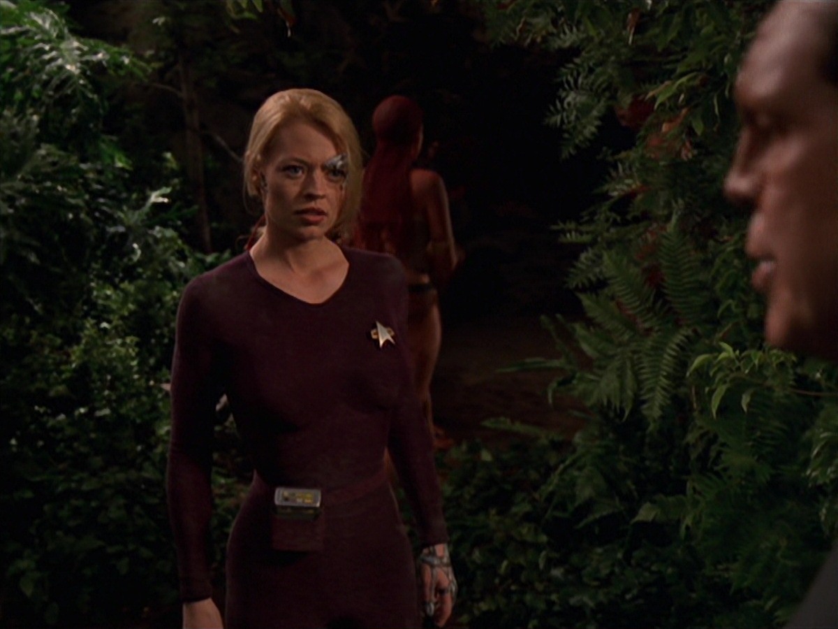 extant_StarTrek_VOY_7x22-NaturalLaw_3043.jpg