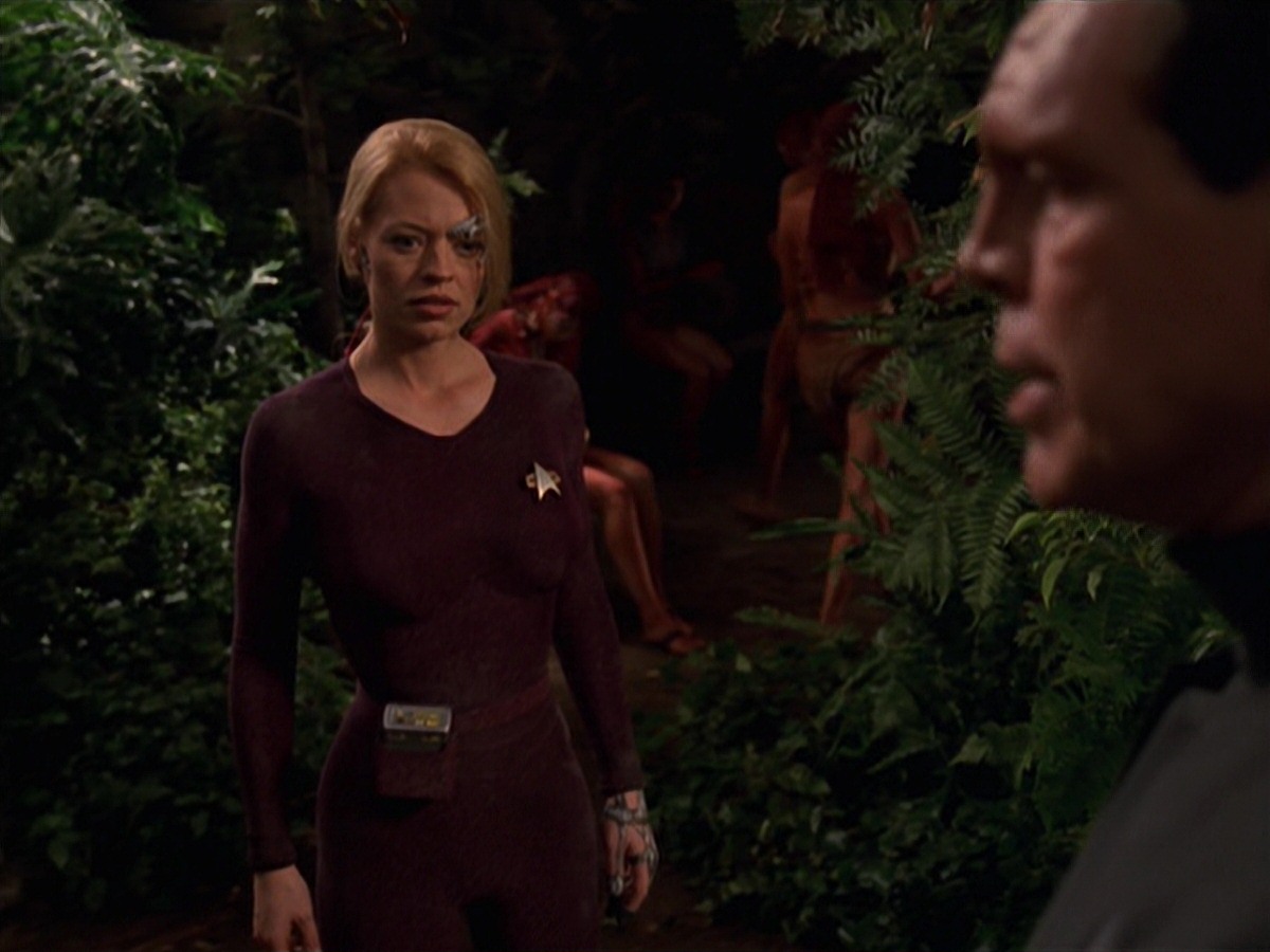 extant_StarTrek_VOY_7x22-NaturalLaw_3045.jpg