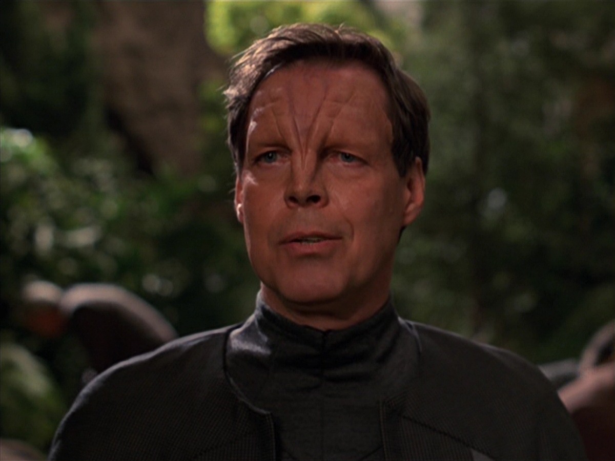 extant_StarTrek_VOY_7x22-NaturalLaw_3049.jpg